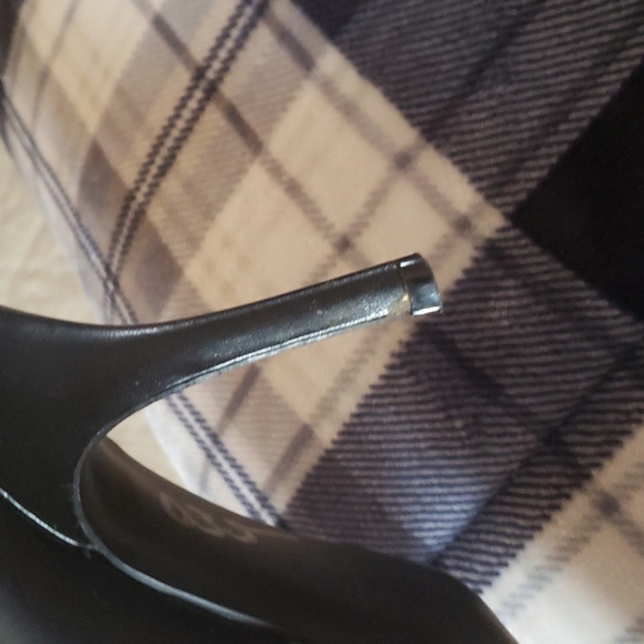 Nine West Black and Net Leather Heels - Picture 7 of 7